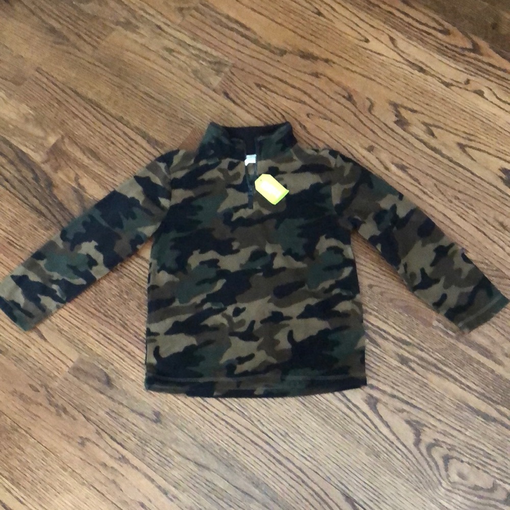 Camouflage quarter zip fleece size S(5-6)
